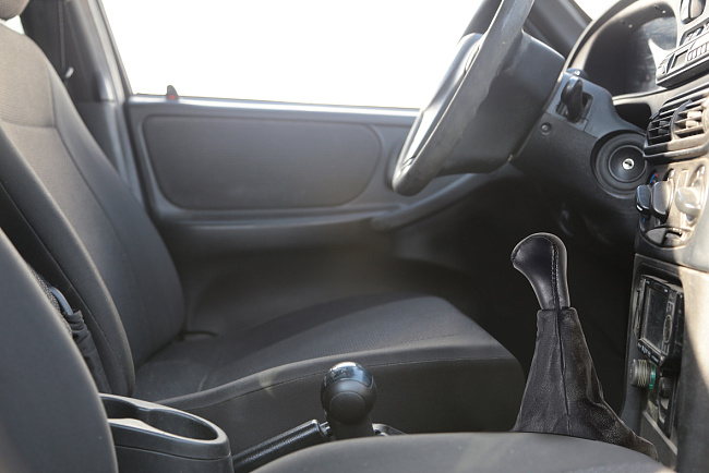 Ручка КПП Chevrolet Niva Рамка Б. кожа в бл. /черн